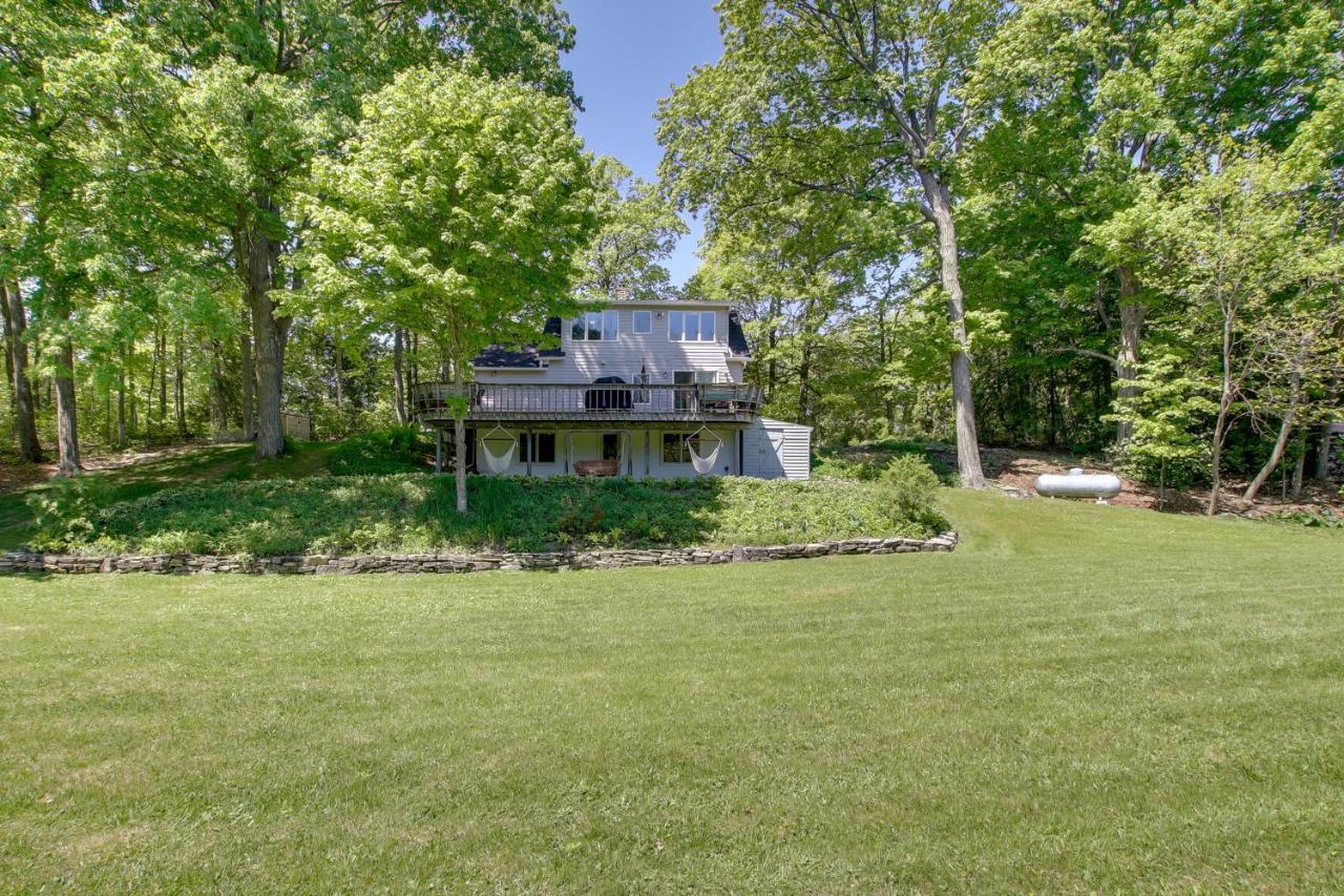 Updated Home With Deck 2 Mi To Sister Bay Beach! Exterior photo